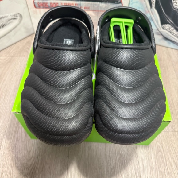 New Crocs Classic Lined Overpuff Clog Black M4/W6, M5/ W7, M6/W8 - Picture 10 of 10